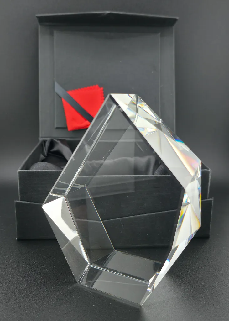 RM3DCPS001130X105X50 3D Crystal Prestige Small.webp