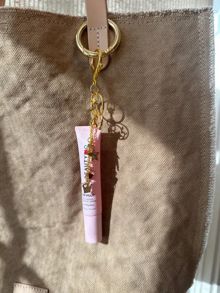 Lip Peptide Charm